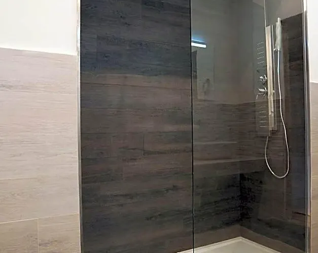 לינה וארוחת בוקר Town House 62