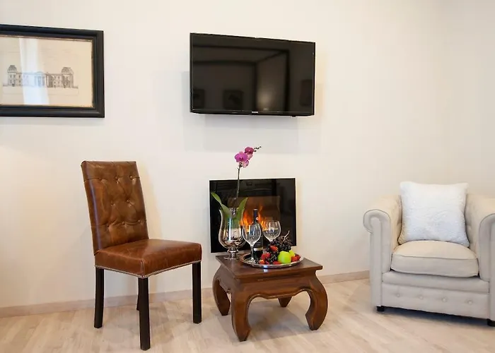 לינה וארוחת בוקר Town House 62 4*